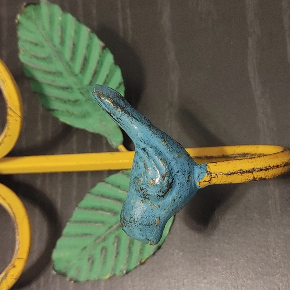 🌸Adorable Metal Bird & Flower Hook🌸 - Picture 6 of 7